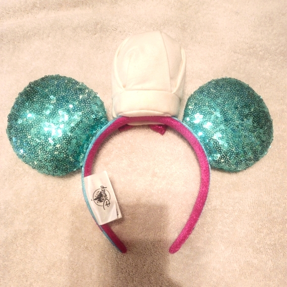 Disney Official Food and Wine Festival Ears (3 available) - Picture 3 of 12